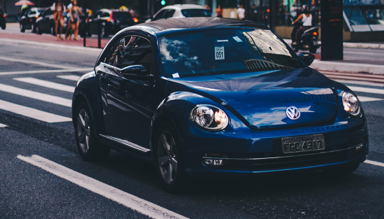 Volkswagen autovadītāju kursi: mācies braukt vai tev ir 16, vai 79